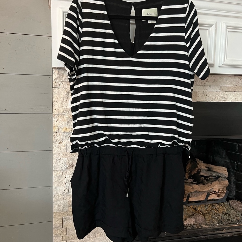 ANTHRO short romper